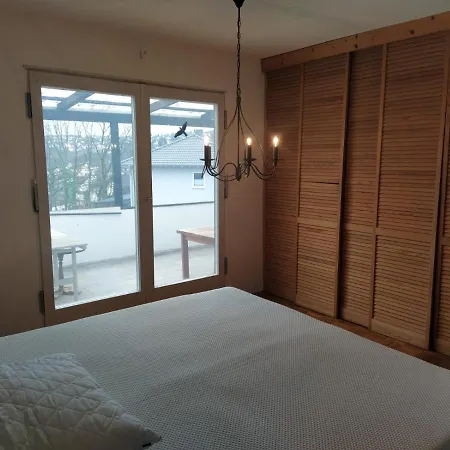 In Kadenbach, Schoene Im Ruhigen Appartement