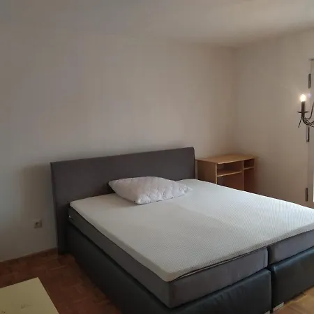 In Kadenbach, Schoene Im Ruhigen Appartement Kadenbach