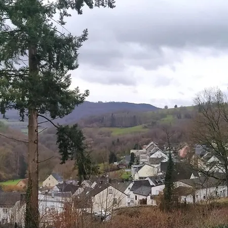 In Kadenbach, Schoene Im Ruhigen Appartement