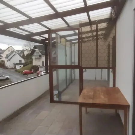 In Kadenbach, Schoene Im Ruhigen Appartement *